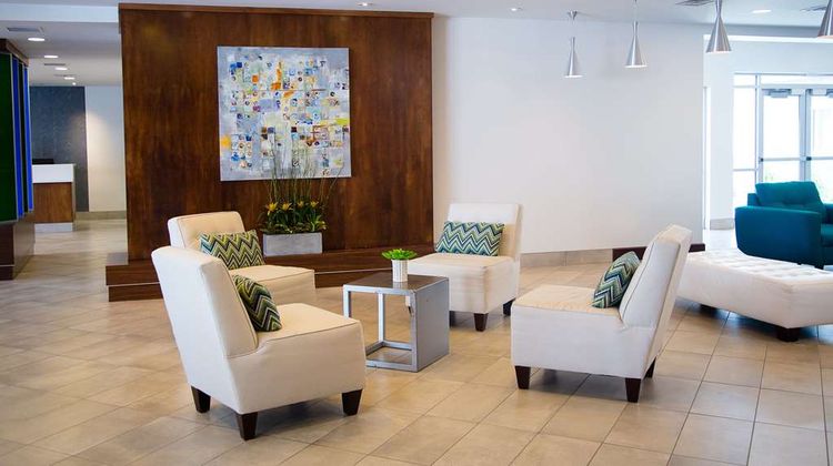 DoubleTree by Hilton Omaha Southwest Lobby