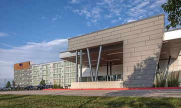 DoubleTree by Hilton Omaha Southwest