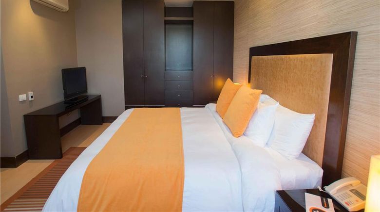 <b>HauSuites Santa Fe Room</b>. Images powered by <a href="https://iceportal.shijigroup.com/" title="IcePortal" target="_blank">IcePortal</a>.