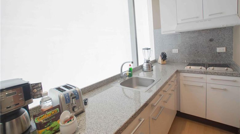 <b>HauSuites Santa Fe Room</b>. Images powered by <a href="https://iceportal.shijigroup.com/" title="IcePortal" target="_blank">IcePortal</a>.