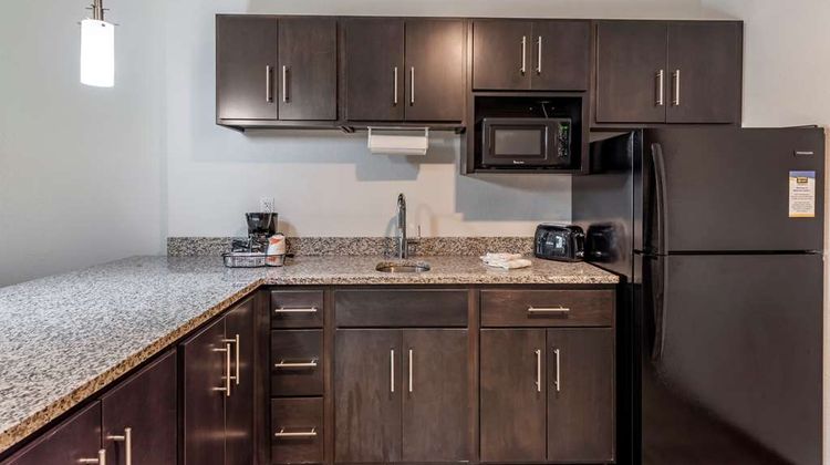 MainStay Suites Newberry-Crane Suite