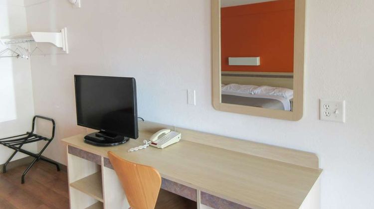 Rodeway Inn Room