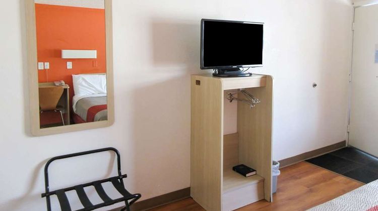 Rodeway Inn Room