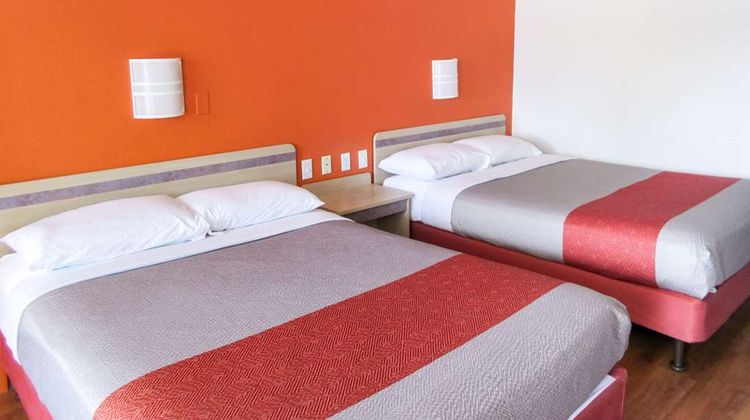 Rodeway Inn Room