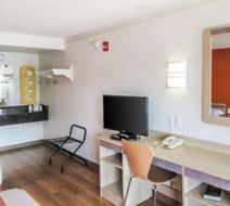 Rodeway Inn Room