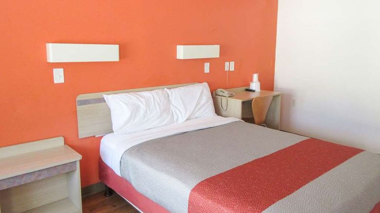 <b>Rodeway Inn Room</b>. Images powered by <a href="https://iceportal.shijigroup.com/" title="IcePortal" target="_blank">IcePortal</a>.