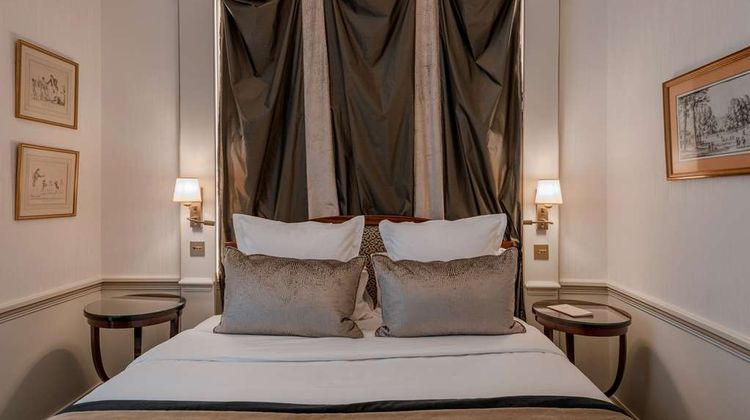Hotel Napoleon Room