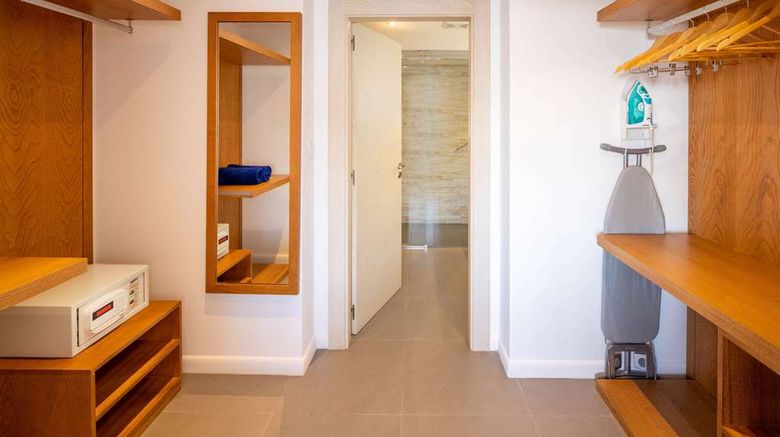 <b>Port de Plaisance Resort Trademark Coll Suite</b>. Images powered by <a href="https://iceportal.shijigroup.com/" title="IcePortal" target="_blank">IcePortal</a>.