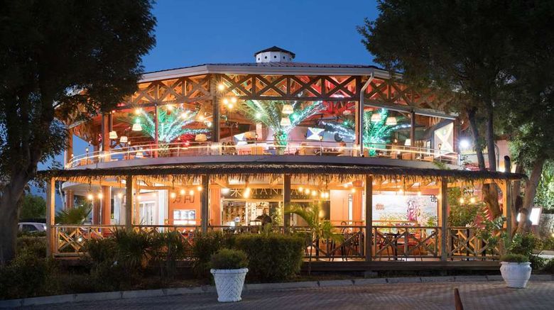 <b>Port de Plaisance Resort Trademark Coll Restaurant</b>. Images powered by <a href="https://iceportal.shijigroup.com/" title="IcePortal" target="_blank">IcePortal</a>.