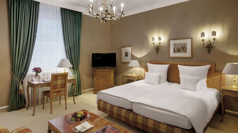 <b>Hotel Excelsior Room</b>. Images powered by <a href="https://iceportal.shijigroup.com/" title="IcePortal" target="_blank">IcePortal</a>.