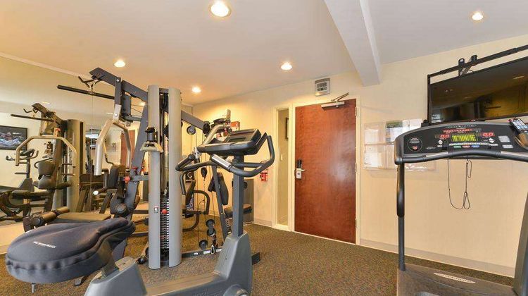 Super 8 by Wyndham New Cumberland Health