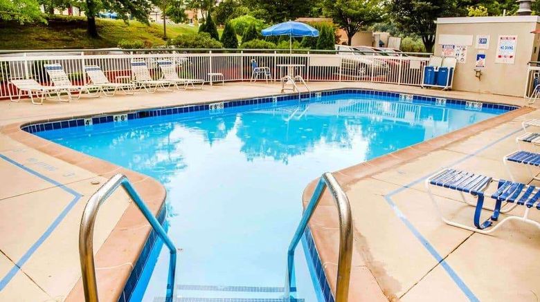 <b>Super 8 by Wyndham New Cumberland Pool</b>. Images powered by <a href="https://iceportal.shijigroup.com/" title="IcePortal" target="_blank">IcePortal</a>.