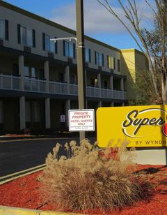 Super 8 by Wyndham New Cumberland