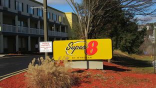 Super 8 by Wyndham New Cumberland