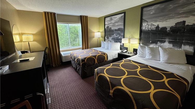 Super 8 by Wyndham New Cumberland Room