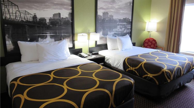 Super 8 by Wyndham New Cumberland Room