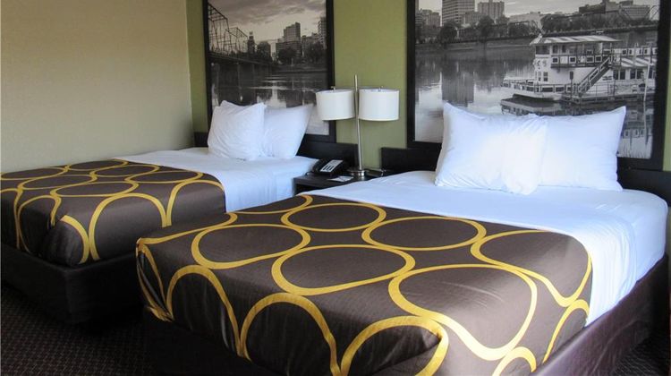 Super 8 by Wyndham New Cumberland Room