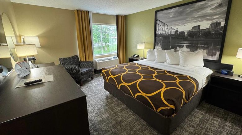 <b>Super 8 by Wyndham New Cumberland Room</b>. Images powered by <a href="https://iceportal.shijigroup.com/" title="IcePortal" target="_blank">IcePortal</a>.