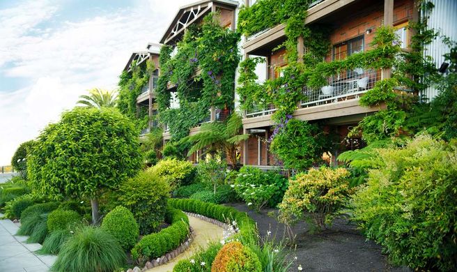 Napa River Inn Exterior