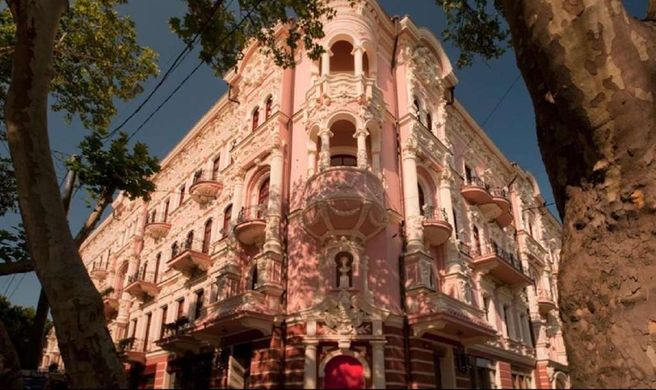 Hotel Bristol Exterior