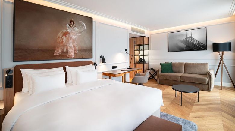 <b>Radisson Collection Hotel, Basilica Suite</b>. Images powered by <a href="https://iceportal.shijigroup.com/" title="IcePortal" target="_blank">IcePortal</a>.