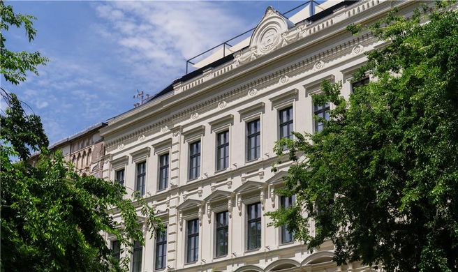 Radisson Collection Hotel, Basilica Exterior