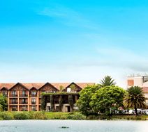 Radisson Hotel Tamboho Waterfront Antana Exterior