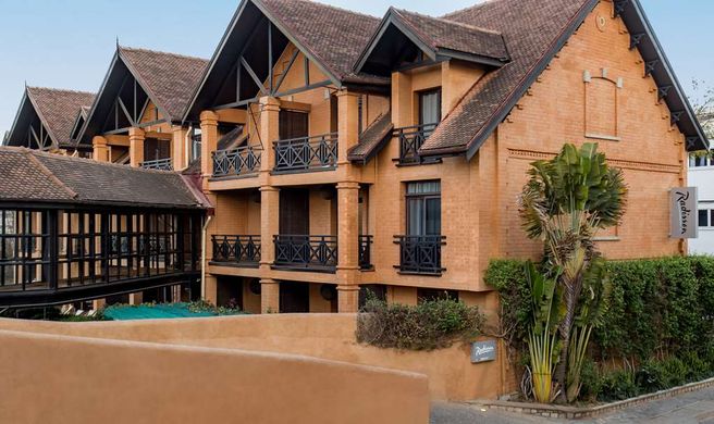 Radisson Hotel Tamboho Waterfront Antana Exterior