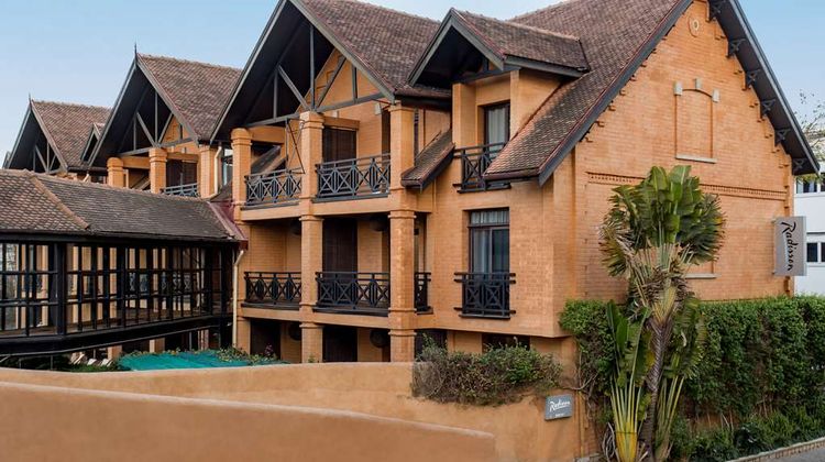 Radisson Hotel Tamboho Waterfront Antana Exterior