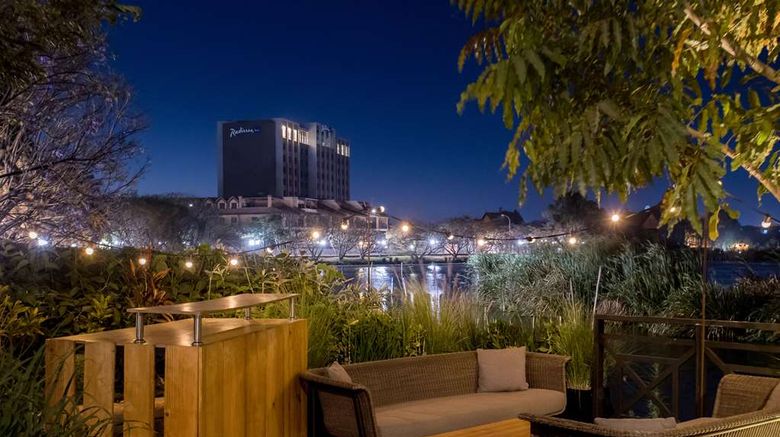 <b>Radisson Hotel Tamboho Waterfront Antana Restaurant</b>. Images powered by <a href="https://iceportal.shijigroup.com/" title="IcePortal" target="_blank">IcePortal</a>.