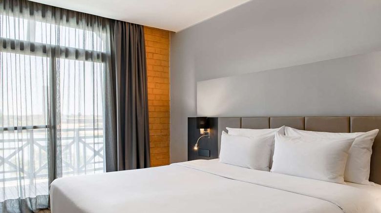 <b>Radisson Hotel Tamboho Waterfront Antana Room</b>. Images powered by <a href="https://iceportal.shijigroup.com/" title="IcePortal" target="_blank">IcePortal</a>.