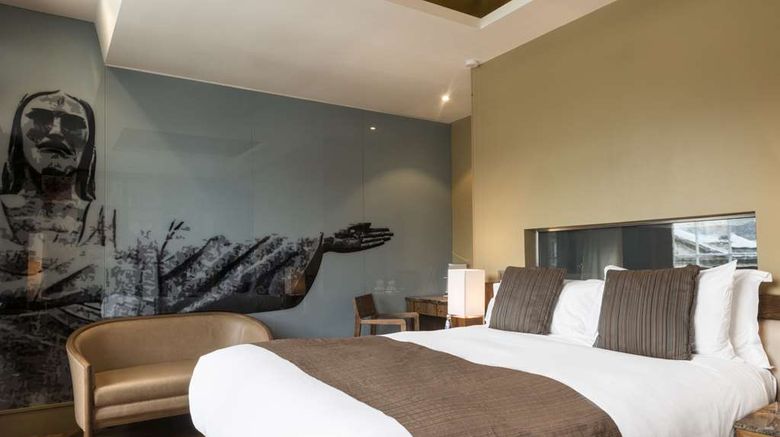 <b>Le Monde Hotel Room</b>. Images powered by <a href="https://iceportal.shijigroup.com/" title="IcePortal" target="_blank">IcePortal</a>.