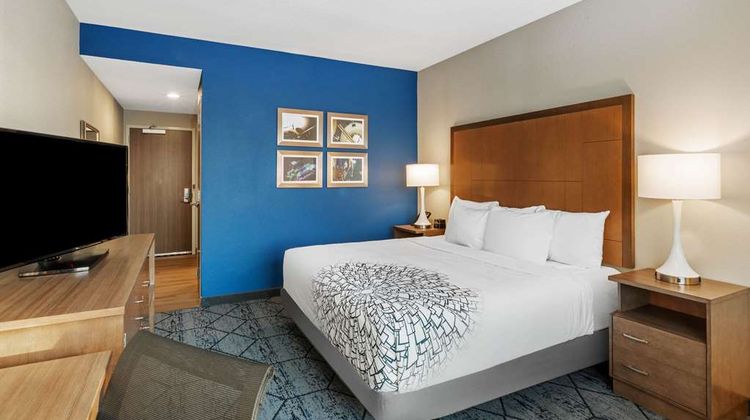 La Quinta Inn & Suites Beacon Hill Room