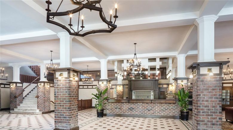 <b>Elms Hotel & Spa Lobby</b>. Images powered by <a href="https://iceportal.shijigroup.com/" title="IcePortal" target="_blank">IcePortal</a>.