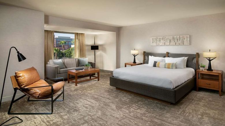 <b>Tempe Mission Palms Hotel Suite</b>. Images powered by <a href="https://iceportal.shijigroup.com/" title="IcePortal" target="_blank">IcePortal</a>.