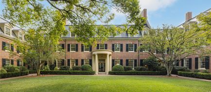 The Carolina Inn Exterior