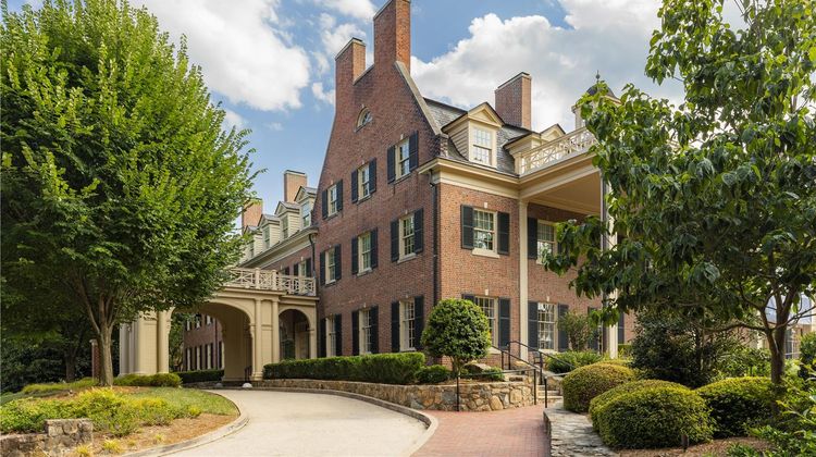 The Carolina Inn Exterior