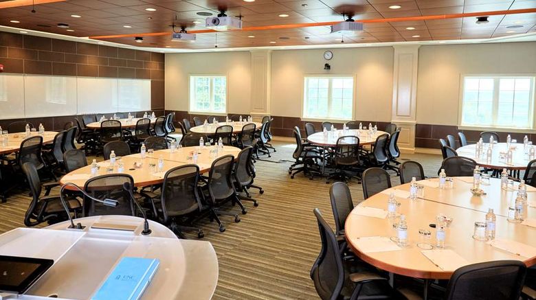<b>Rizzo Conference Center Meeting</b>. Images powered by <a href="https://iceportal.shijigroup.com/" title="IcePortal" target="_blank">IcePortal</a>.