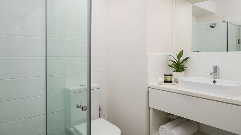 <b>Pensione Hotel Perth Room</b>. Images powered by <a href="https://iceportal.shijigroup.com/" title="IcePortal" target="_blank">IcePortal</a>.