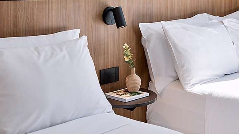 <b>Pensione Hotel Perth Room</b>. Images powered by <a href="https://iceportal.shijigroup.com/" title="IcePortal" target="_blank">IcePortal</a>.