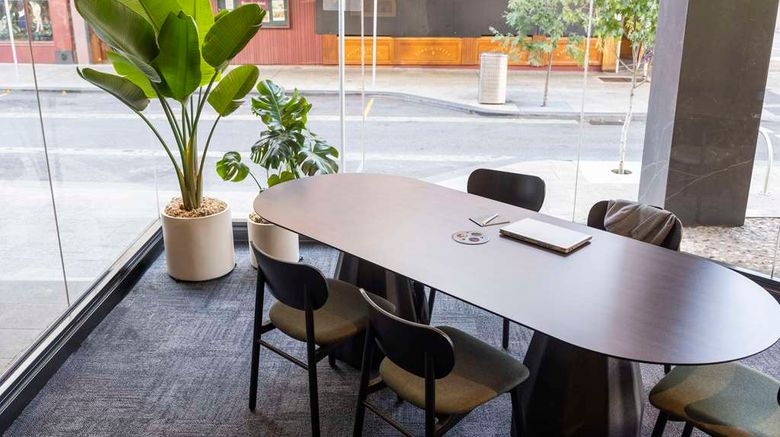 <b>Pensione Hotel Perth Lobby</b>. Images powered by <a href="https://iceportal.shijigroup.com/" title="IcePortal" target="_blank">IcePortal</a>.