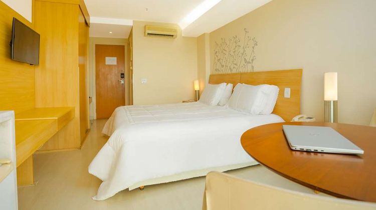 Golden Tulip Macae Room