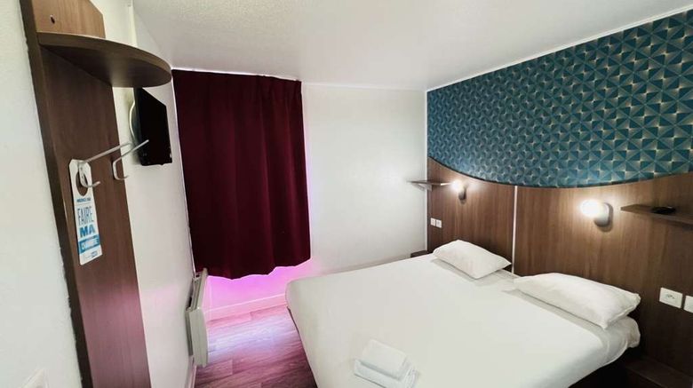 <b>Kyriad Direct Rouen Sud, Val-de-Reuil Room</b>. Images powered by <a href="https://iceportal.shijigroup.com/" title="IcePortal" target="_blank">IcePortal</a>.