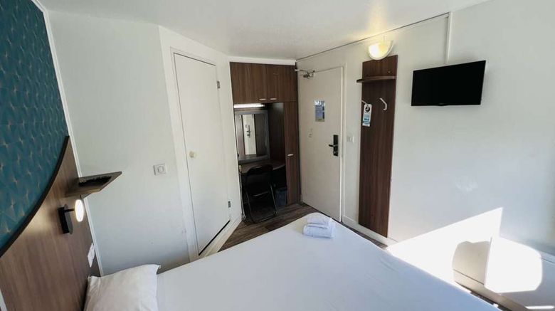 <b>Kyriad Direct Rouen Sud, Val-de-Reuil Room</b>. Images powered by <a href="https://iceportal.shijigroup.com/" title="IcePortal" target="_blank">IcePortal</a>.