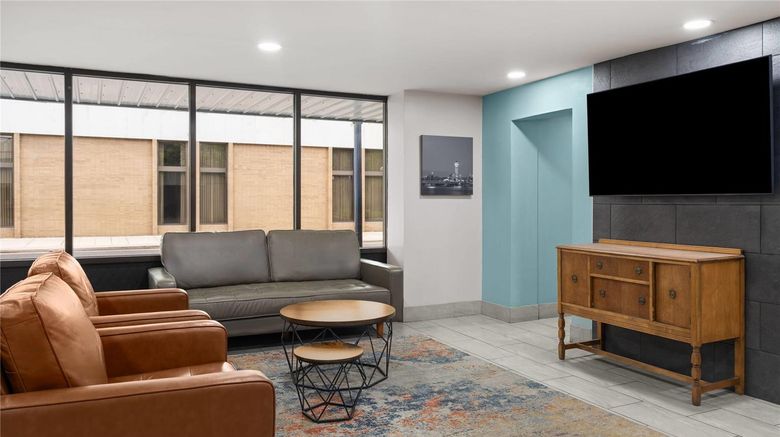 <b>Baymont Great Falls City Center Lobby</b>. Images powered by <a href="https://iceportal.shijigroup.com/" title="IcePortal" target="_blank">IcePortal</a>.