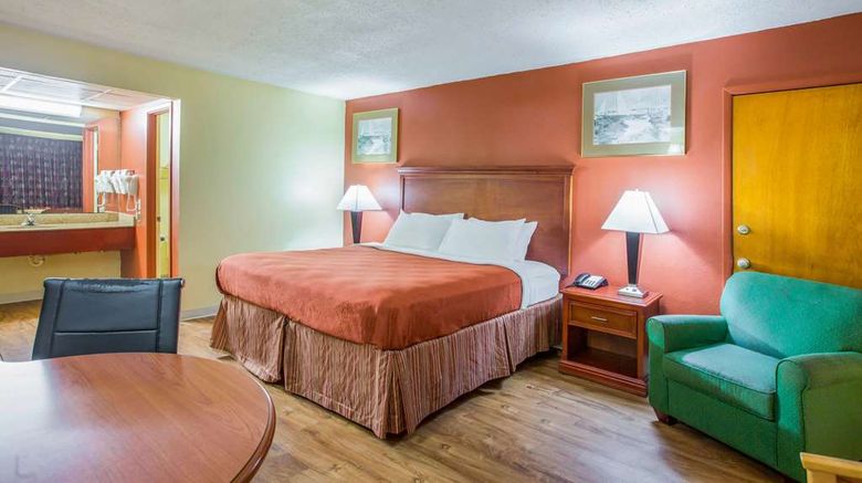 <b>Rodeway Inn Bonifay Room</b>. Images powered by <a href="https://iceportal.shijigroup.com/" title="IcePortal" target="_blank">IcePortal</a>.