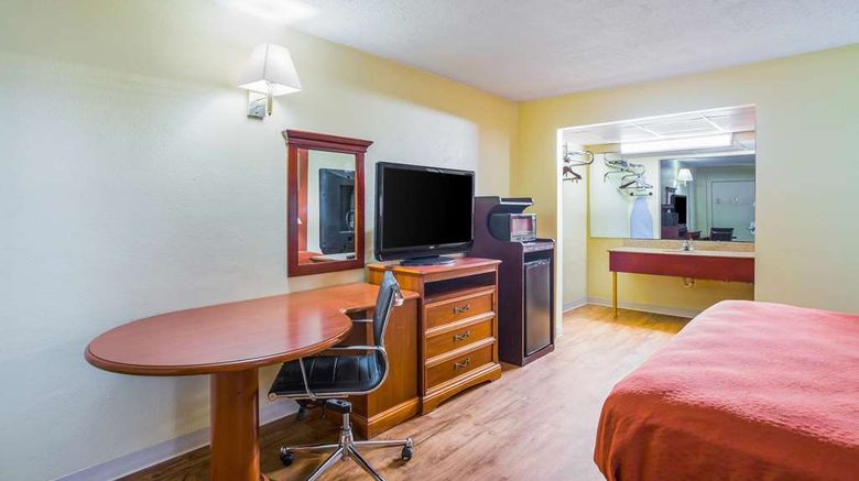 <b>Rodeway Inn Bonifay Room</b>. Images powered by <a href="https://iceportal.shijigroup.com/" title="IcePortal" target="_blank">IcePortal</a>.