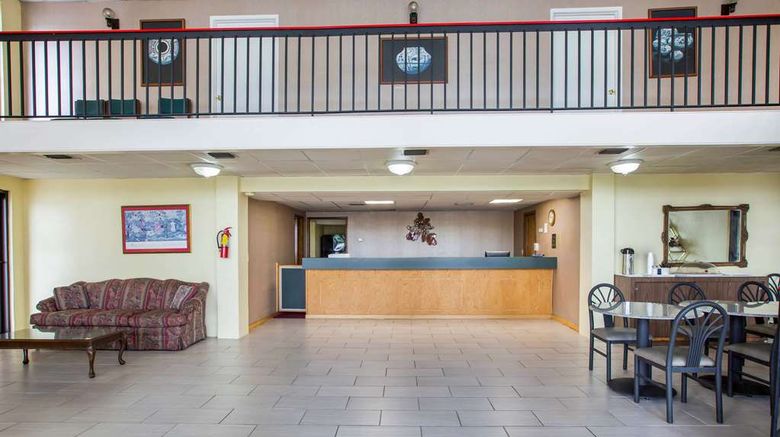 <b>Rodeway Inn Bonifay Lobby</b>. Images powered by <a href="https://iceportal.shijigroup.com/" title="IcePortal" target="_blank">IcePortal</a>.