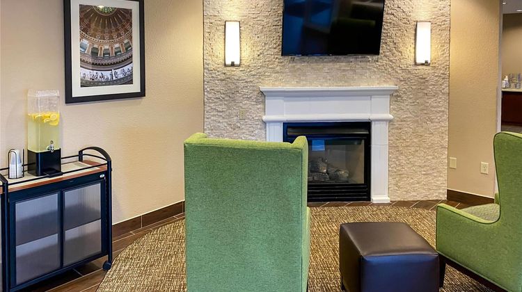 Comfort Inn DeKalb Lobby