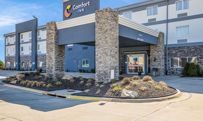 Comfort Inn Bonner Springs Exterior